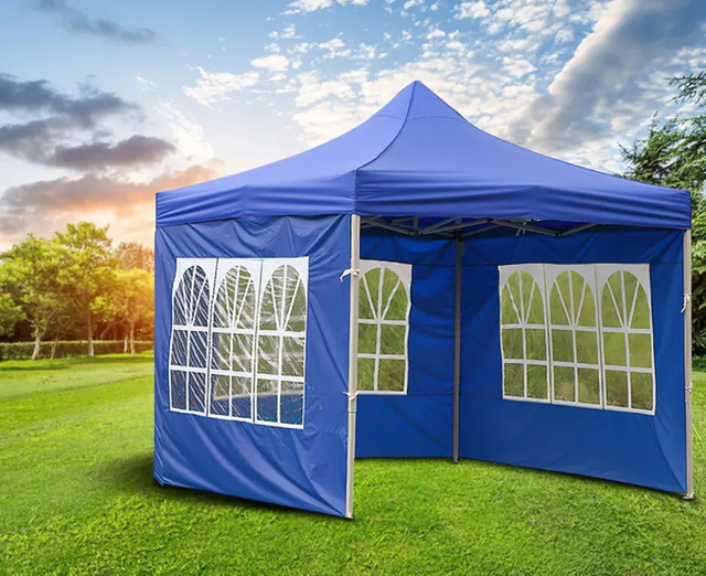 Tenda pop-up dobrável de aço portátil, eventos de impressão de logotipo personalizável à prova d'água com parede lateral da janela